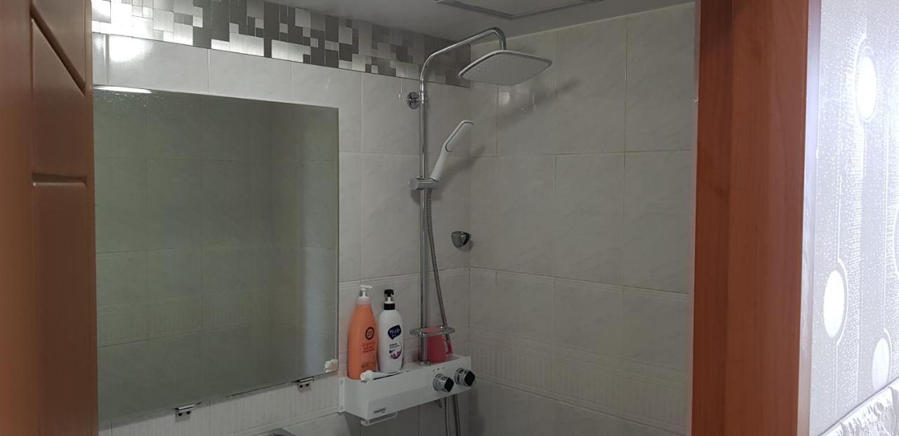 Jun House Hostel Csedzsu Kültér fotó